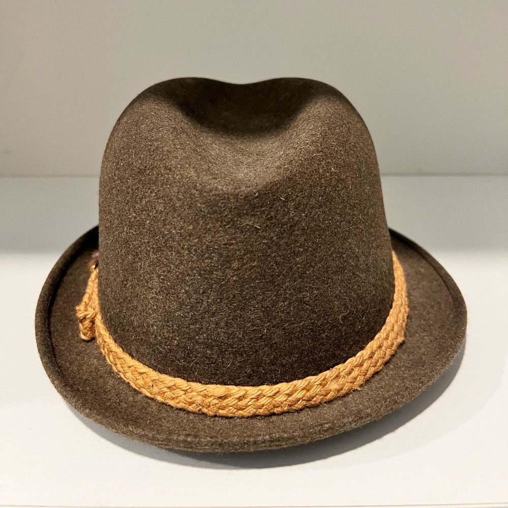 Hat - Picture 3 of 9